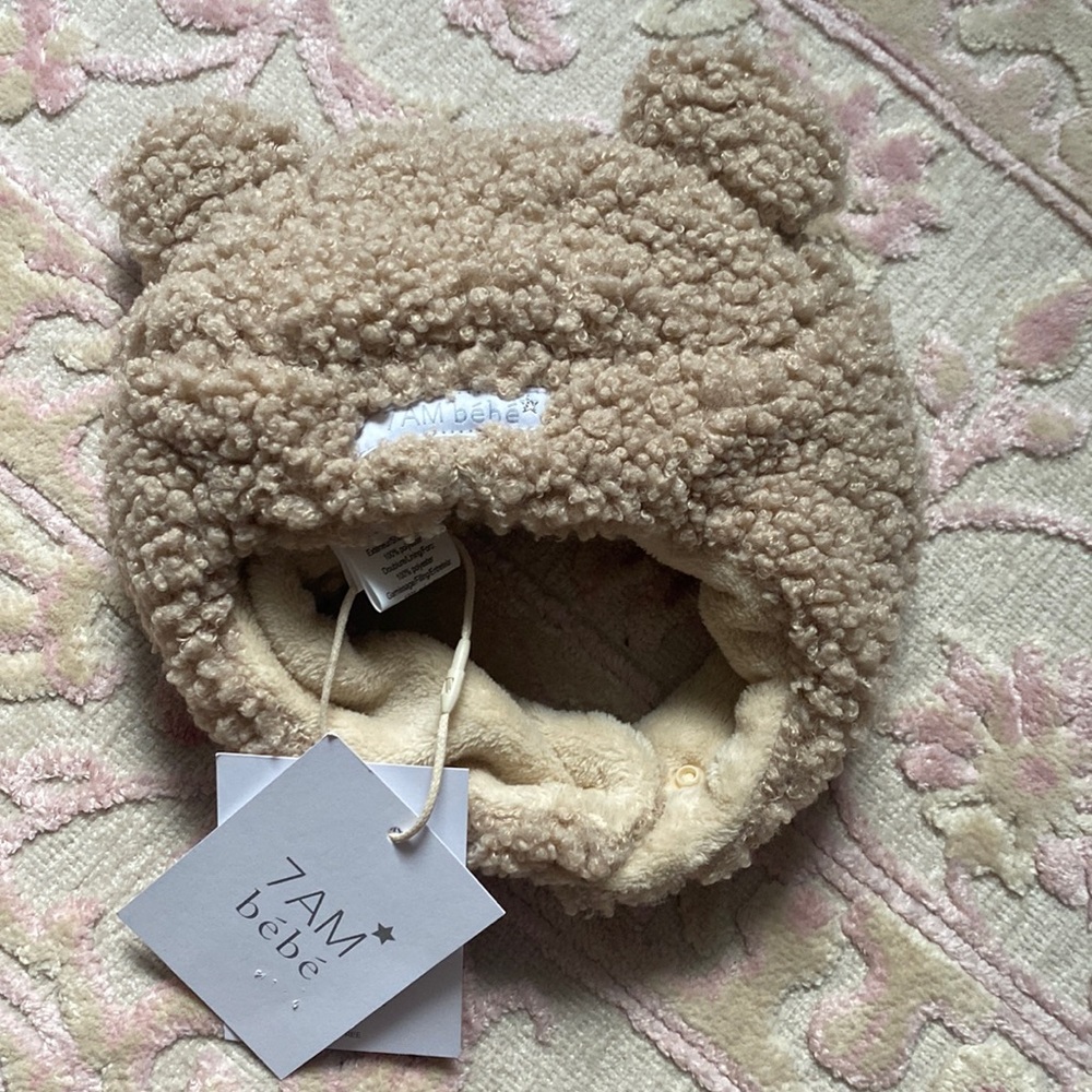7am bebe hat. 0-6 months. New